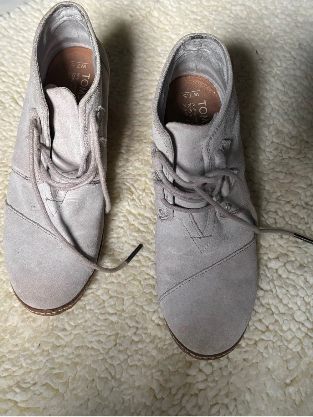 Tom’s Women's Lace-Up Suede Ankle Boot in Light Gray